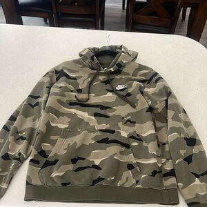 Nike hoodie size medium in kids, cool camo